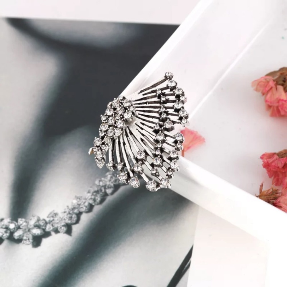 ⚜️[𝟯/$𝟮𝟴]⚜️Big Crystal Silver Gun Earrings New - Picture 9 of 15